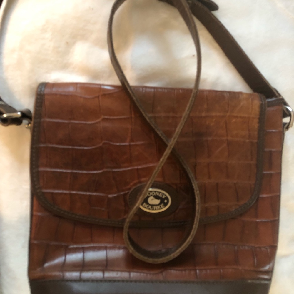 Dooney & Bourke Tan Brown Croc-Embossed Leather Crossbody